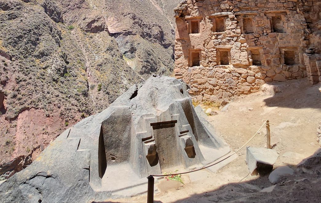 Mystery of the Naupa Huaca