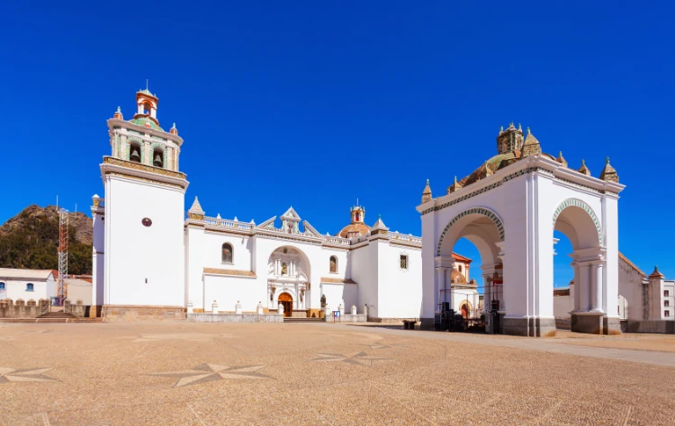 Discover the Culture of Copacabana