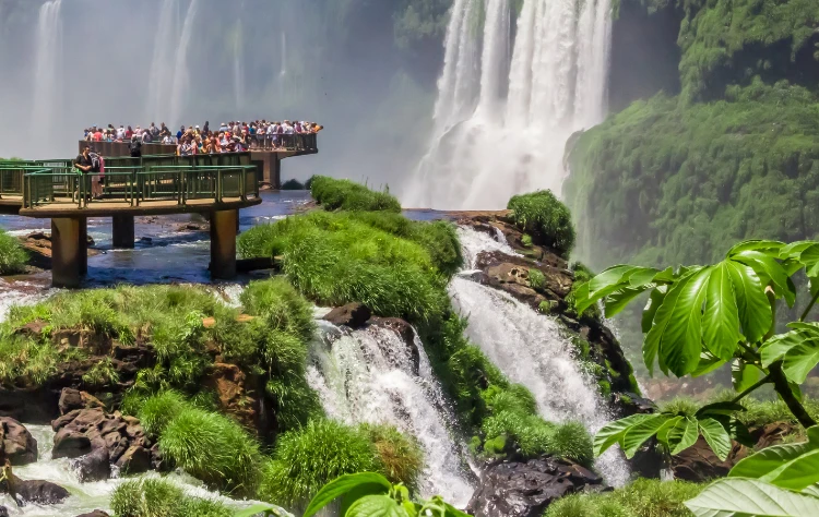 A World Wonder Framed in Luxury