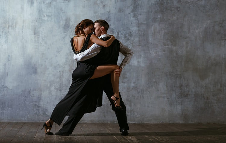 Immerse Yourselves in the Romantic Rhythms of Tango