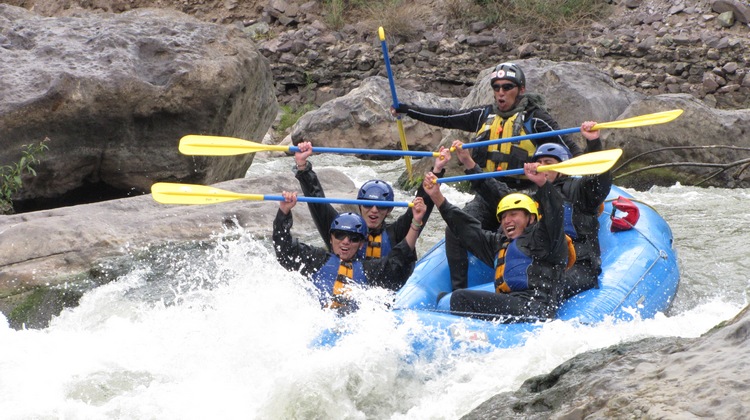 Raft along the Vilcanota River