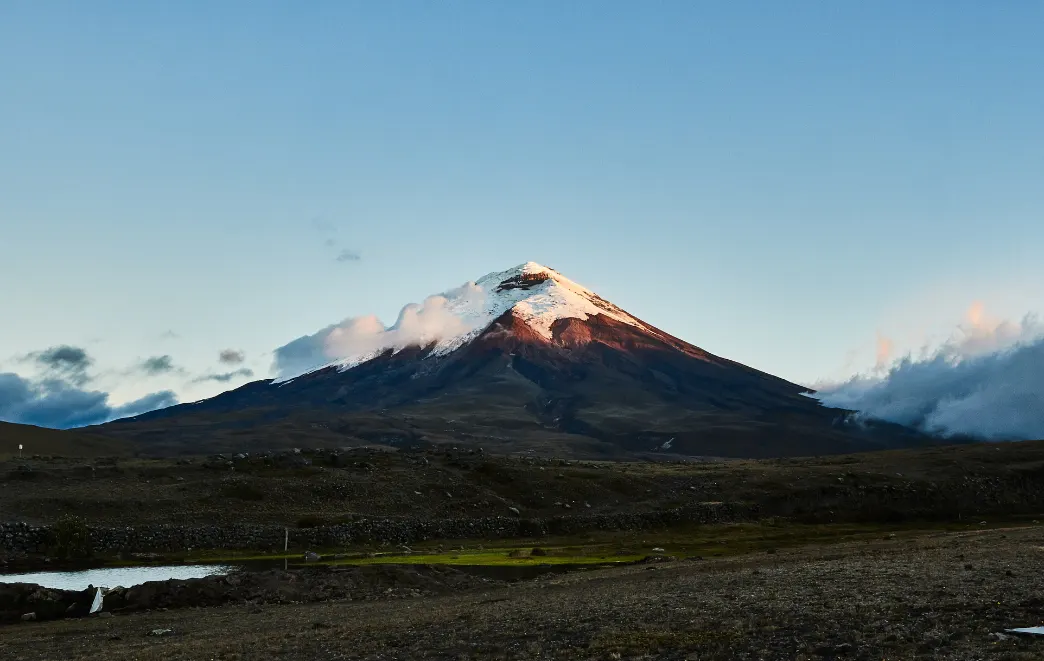 Private Volcano Trekking A Luxurious Ascent into South America’s Wild Beauty