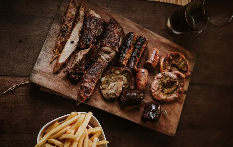 Dining as Social Rhythm